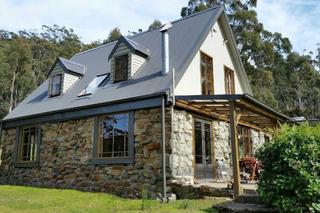 The Stone Cottage - Bruny Island Simpsons Bay Εξωτερικό φωτογραφία